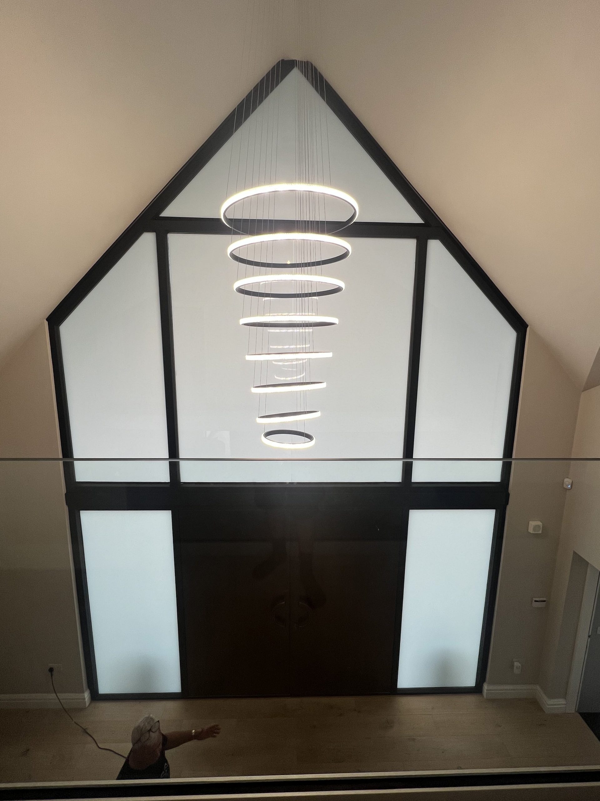 Switchable Film used in Luxury Home Entrance 3 IMG 2644 min scaled
