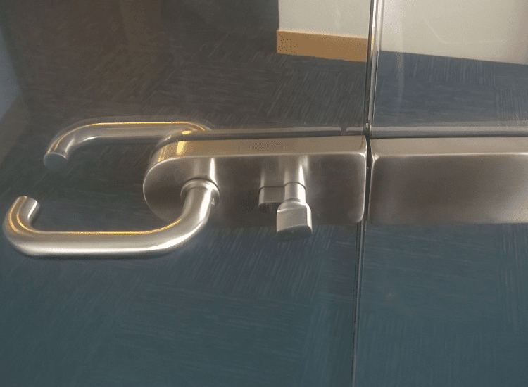 Switchable Smart Glass door handle switched to on