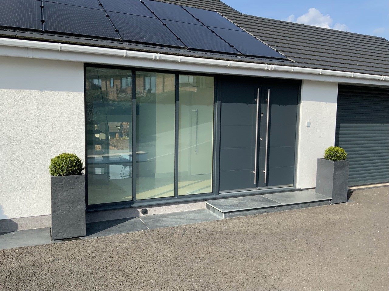 Switchable glass on entrance residential